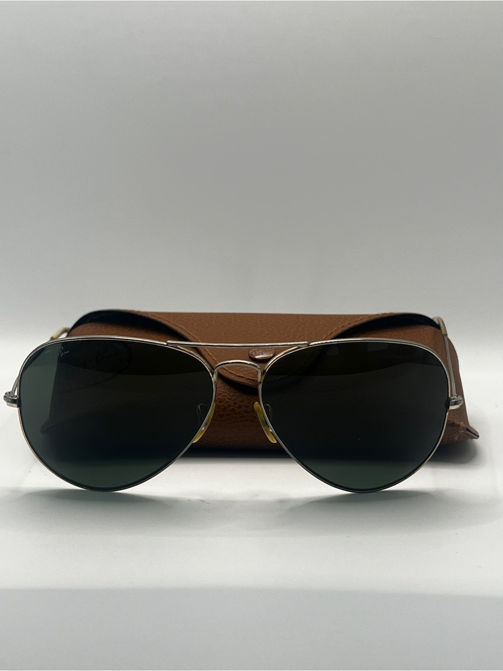 Ray-Ban Aviator Sunglasses Dark Green Lenses Silver Metal Frame with Case
